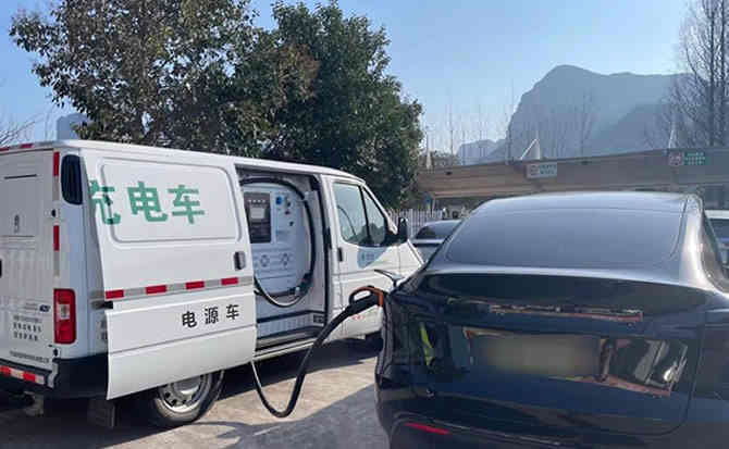 茫崖汽车搭电